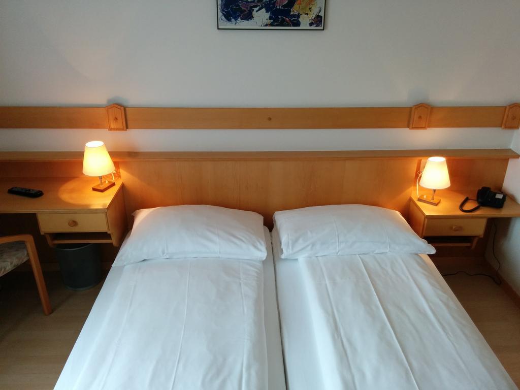 Hotel Terminus Samedan Cameră foto