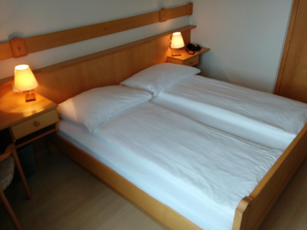 Hotel Terminus Samedan Cameră foto