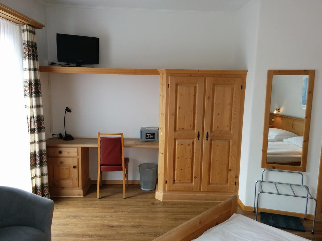 Hotel Terminus Samedan Cameră foto